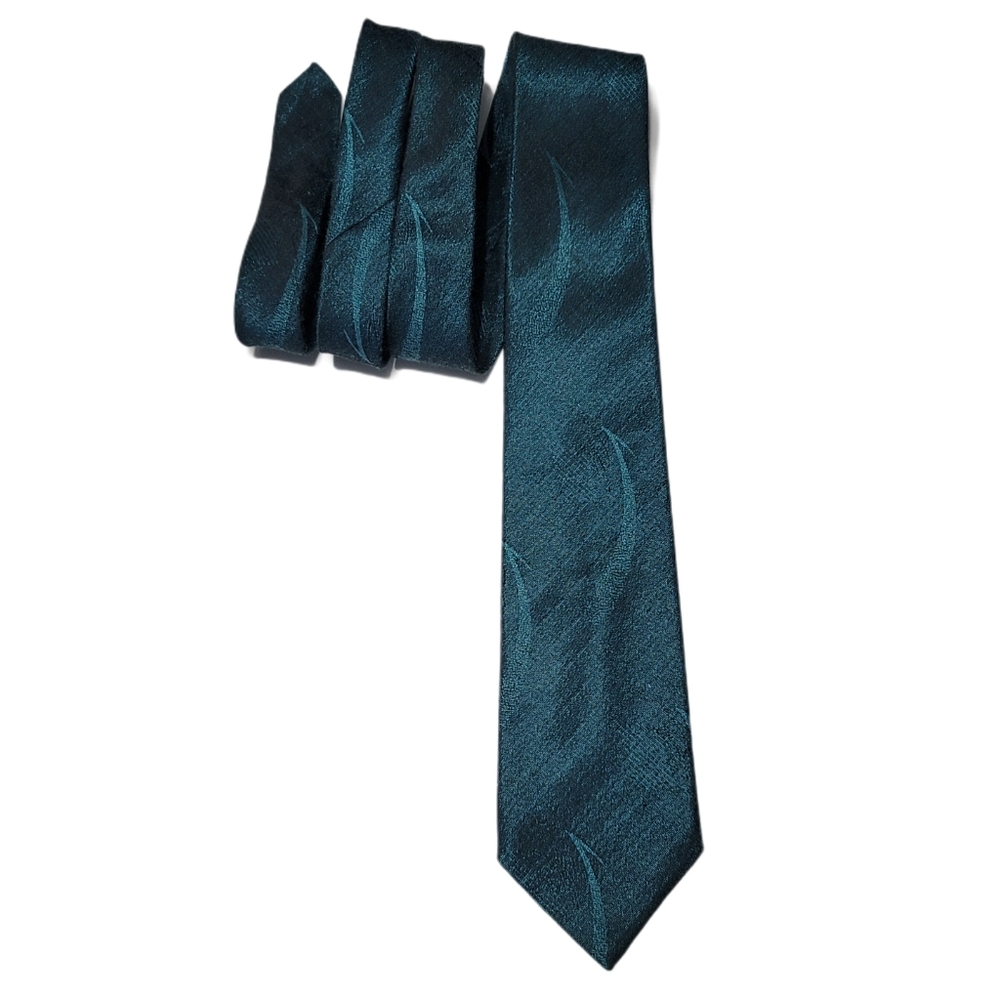 Green metallic tie